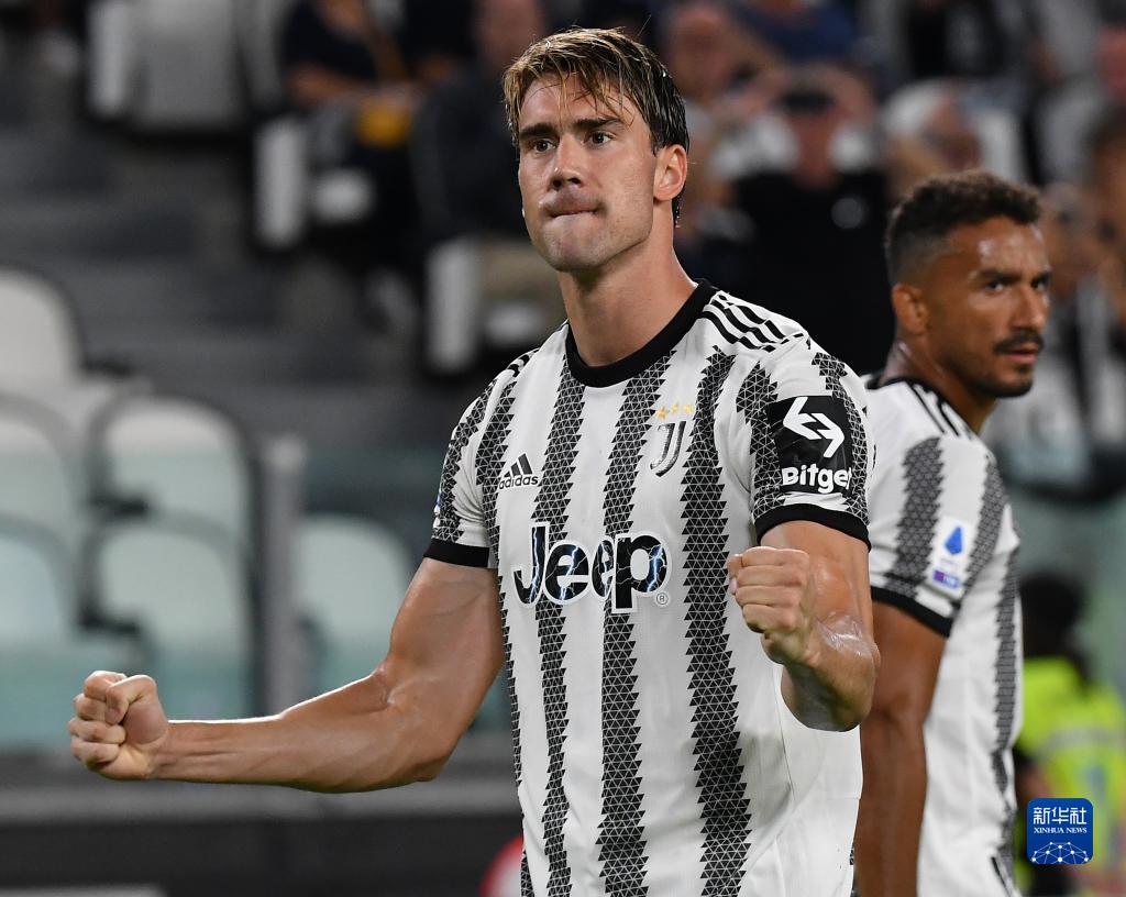 火箭终于赢了！杜兰特战斧劈扣 末节一波流收割比赛