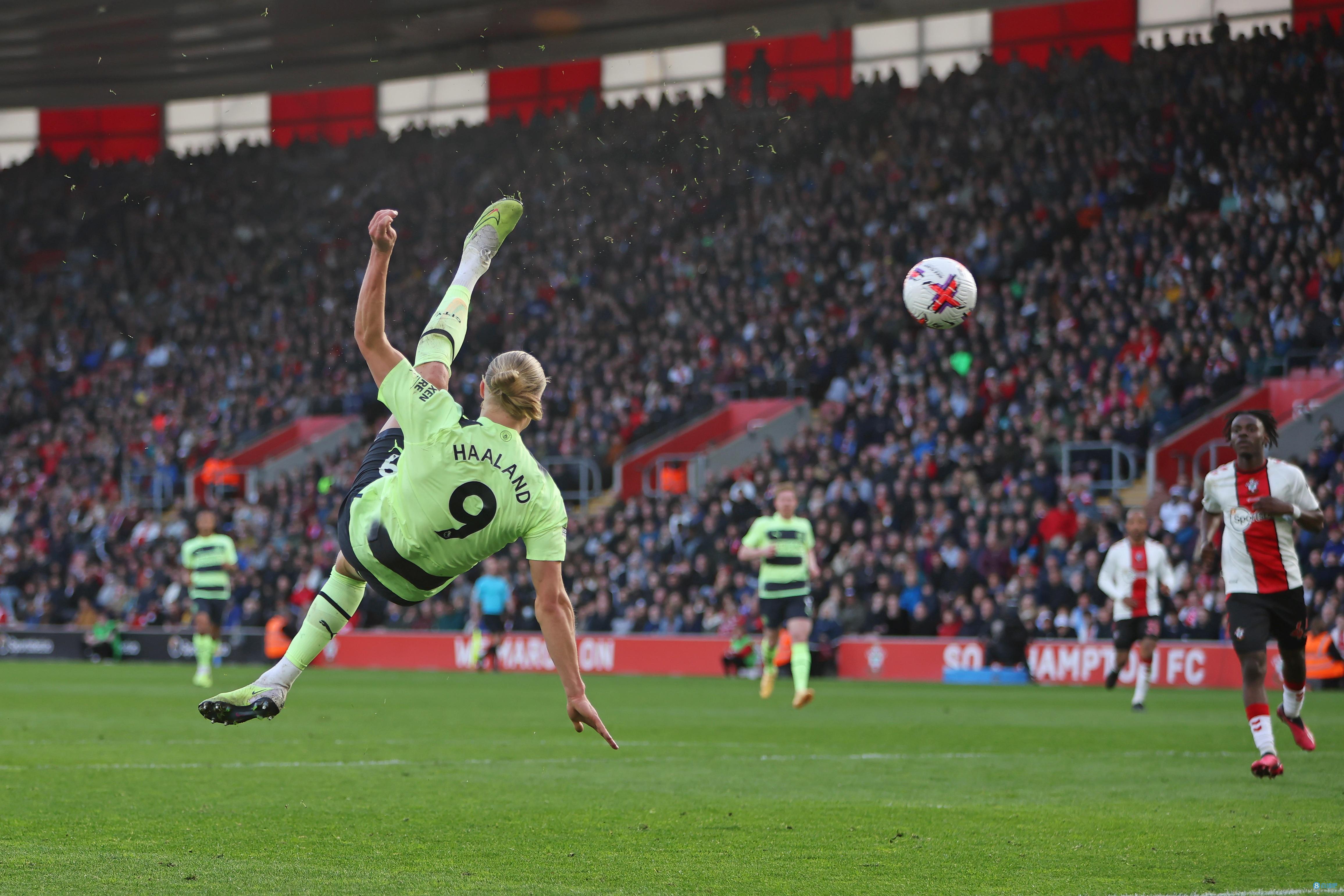 每体：巴萨将在周一前往沙特，阿劳霍可能会随队