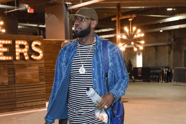 NIP3-2淘汰FPX，晋级季后赛！leave团战收割，Jiejie频繁失误