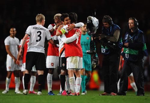 [中超]不败战绩半程登顶 国安争冠仍需“紧弦”