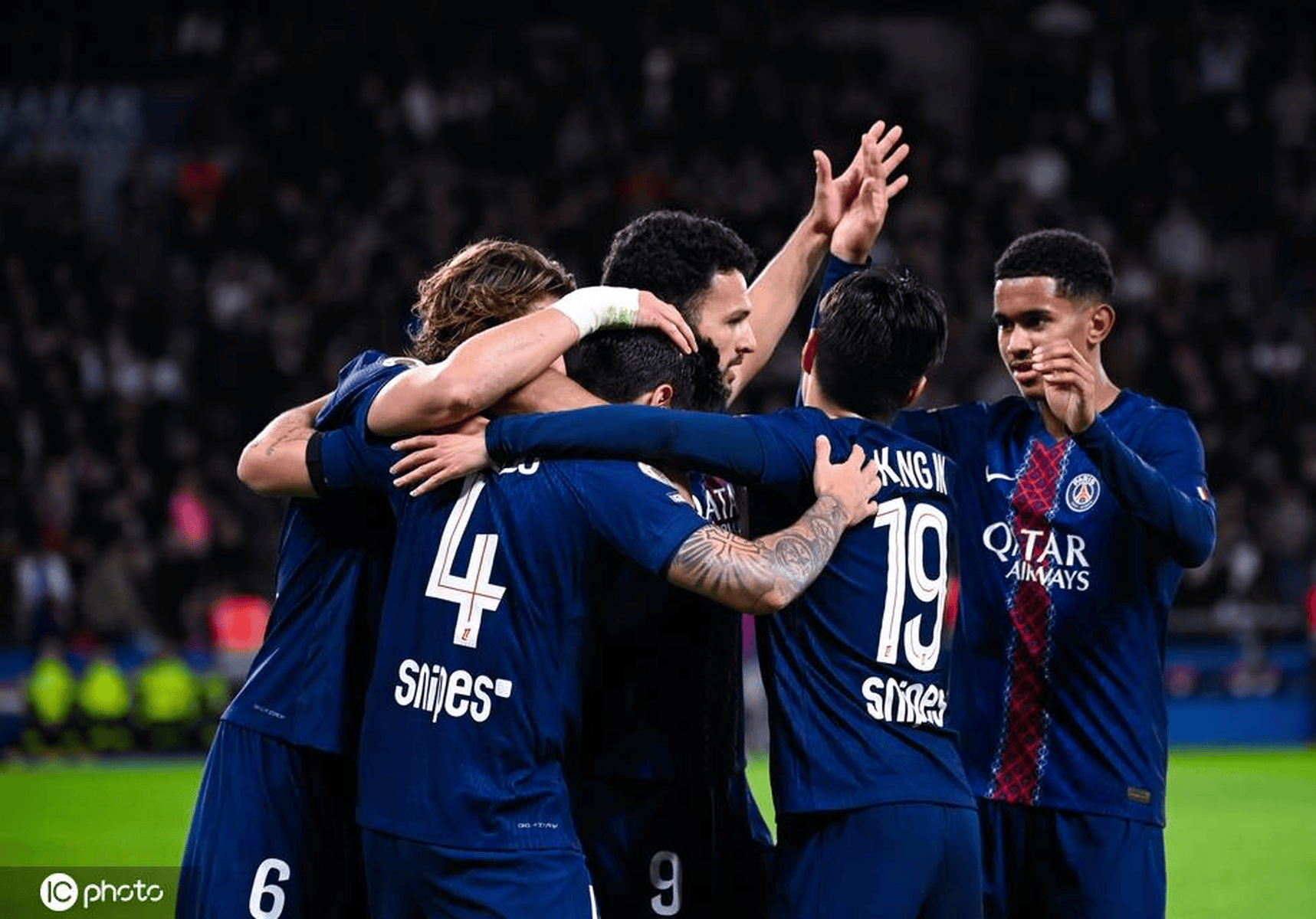 意甲：那不勒斯险胜维罗纳