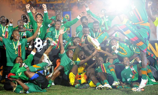 字母哥1断1帽拒绝湖人逆转，詹皇准三双成空砍，东契奇25中8致命6犯离场